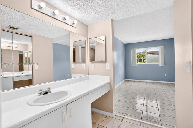 Building Photo - 12755 SW 16th Ct