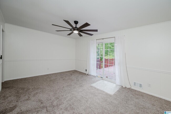 Building Photo - 1440 Hickory Ln