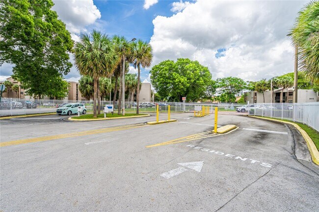 Primary Photo - 3561 SW 117th Ave