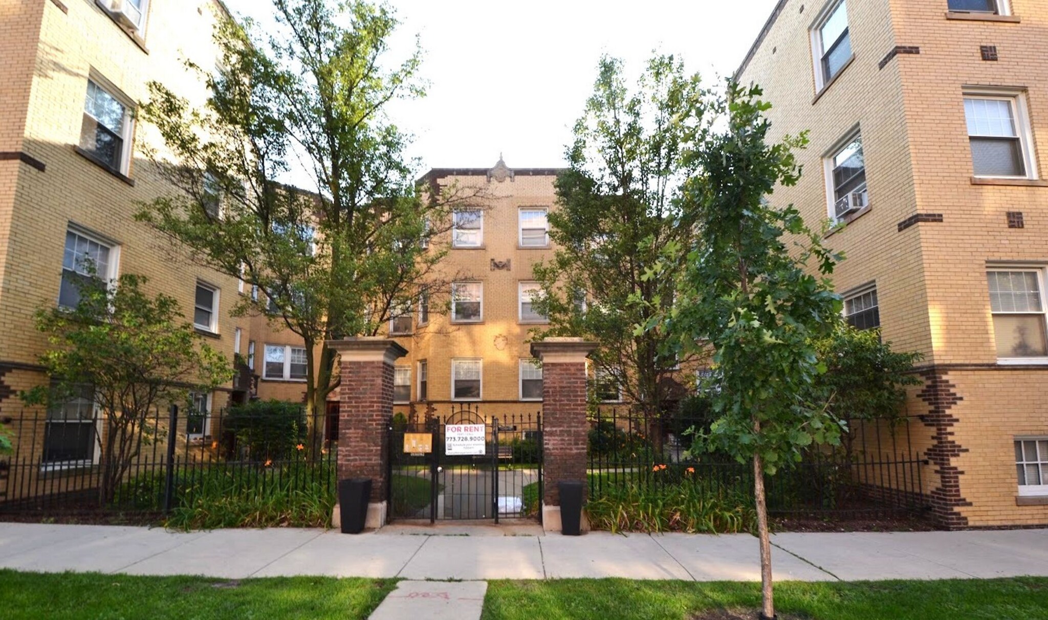 Building Photo - 4427 N Rockwell St