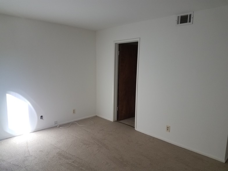 Master Bedroom - 3112 S Durango Ave
