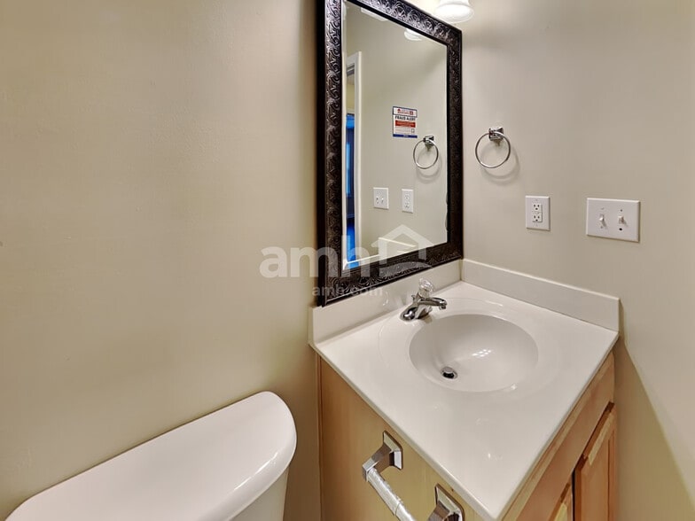 Building Photo - 5841 Bryanstone Pl