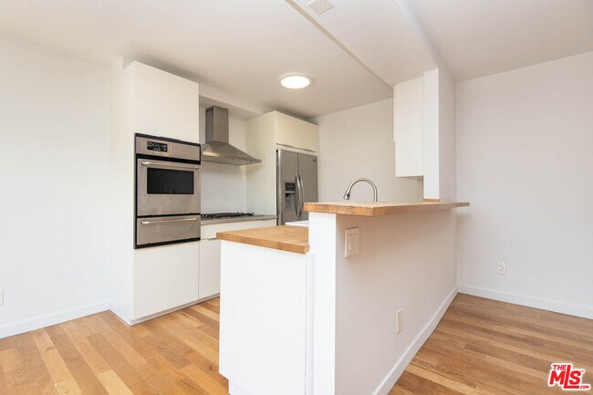 Building Photo - 8233 Blackburn Ave