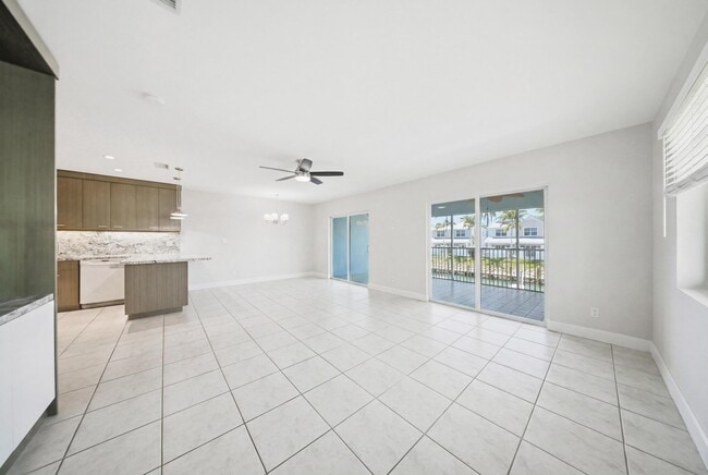 Building Photo - 138 Indies Dr N