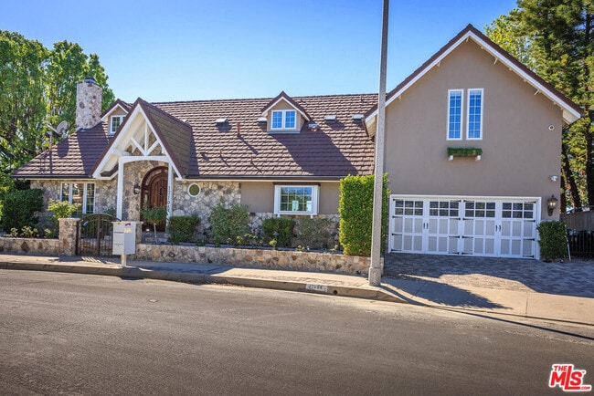Building Photo - 17108 Oak View Dr
