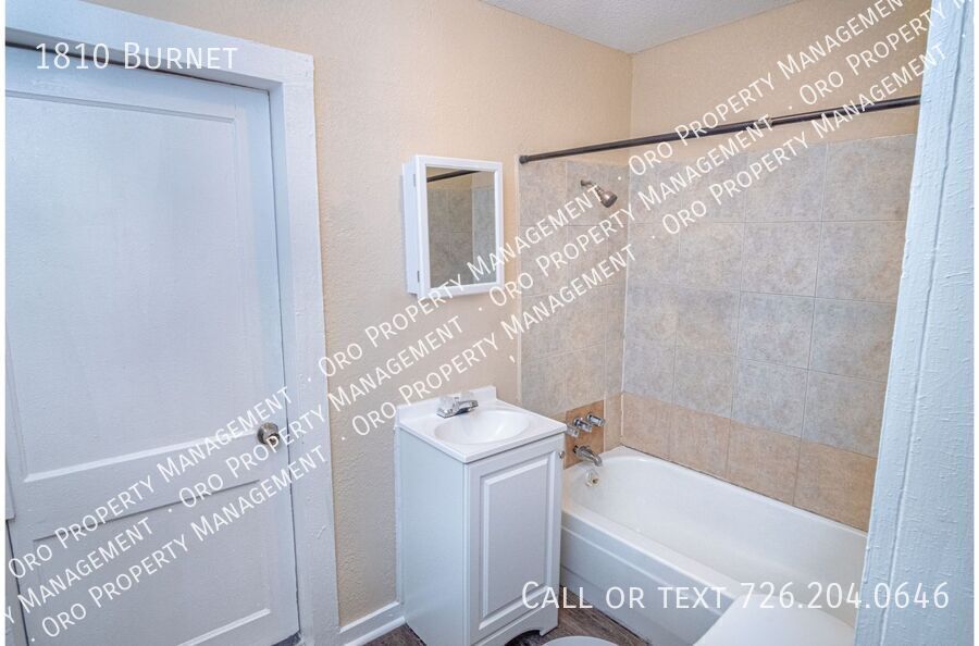 Building Photo - 2BR/1BA  Ideal Home Near Downtown