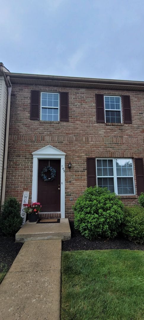 Primary Photo - 3 Bedroom 1.5 bathroom townhome-Eastpointe...