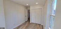 Building Photo - 536 W Huntingdon St