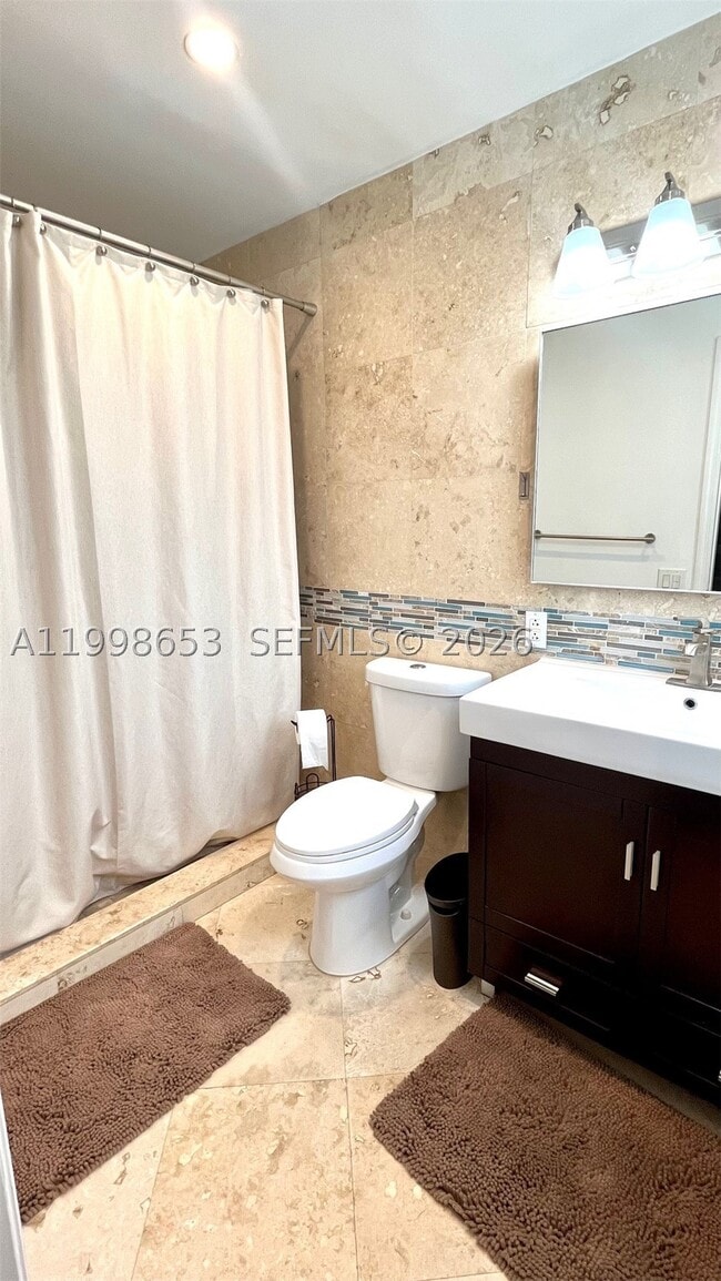 Building Photo - 411 Alesio Ave