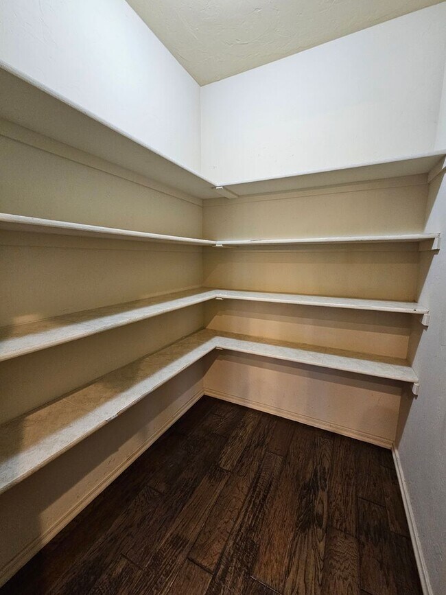 Building Photo - (3) Bed/(2) Bath in Red Canyon Ranch Avail...