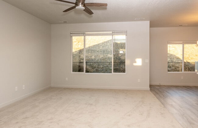 Building Photo - 248 N Caracaras Way