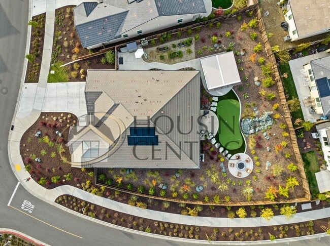 Building Photo - STUNNING Single Story Home with a Resort S...