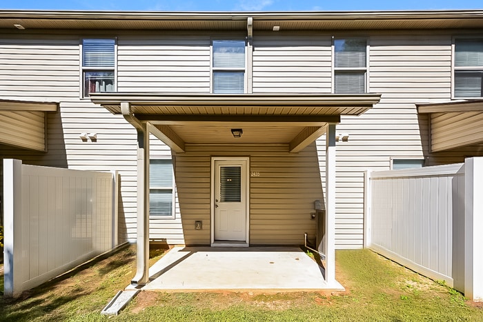 Building Photo - 2435 Marlin Dr