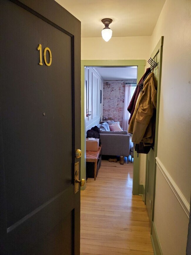 Building Photo - Laurel220 (KC-JF)