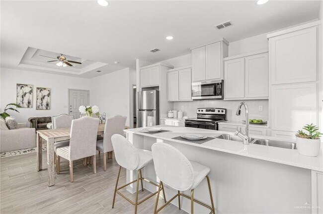 Building Photo - 1301 W Sucre Dr