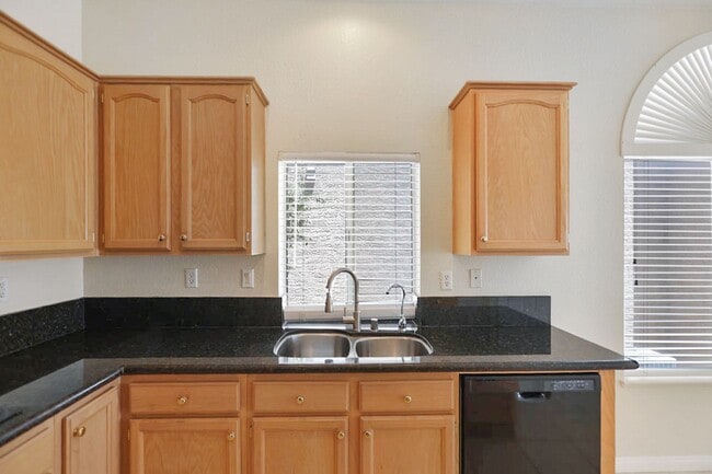 Building Photo - Single Story 3 Bedroom Summerlin Home