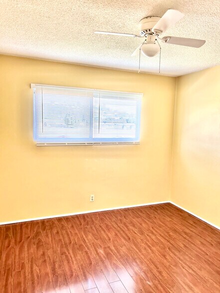 Building Photo - 2621 W Ramona Rd
