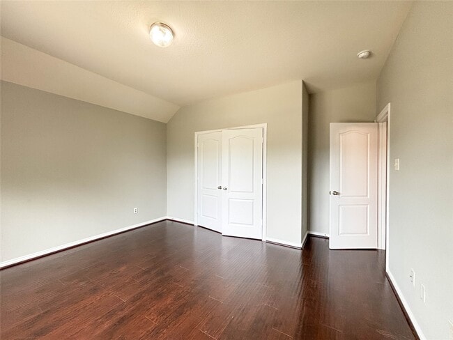 Building Photo - 1323 Maple Ace Dr