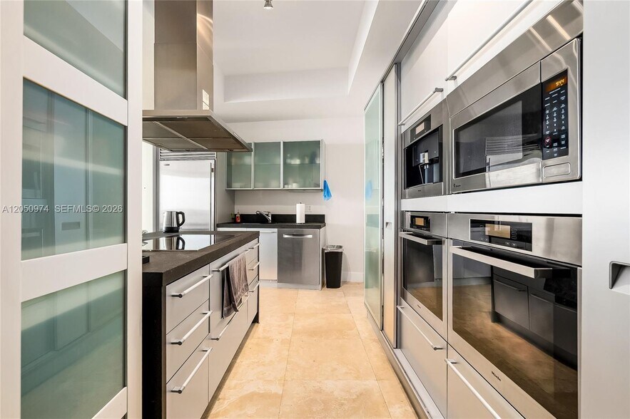 Building Photo - 18201 Collins Ave