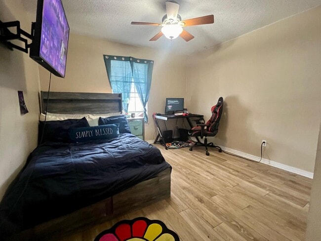 Building Photo - 318 Riverchase Blvd