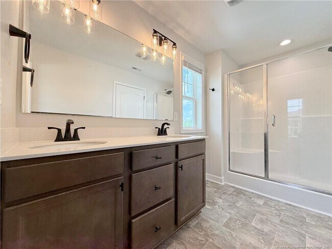 Building Photo - 39 Princelet Pt
