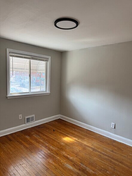 Building Photo - 1307 Hillsway Ct