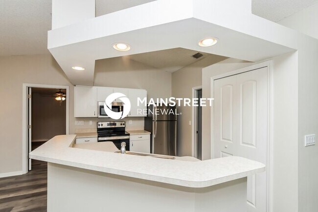 Building Photo - 3 Bedroom Pet-Friendly Home in VERO BEACH,...