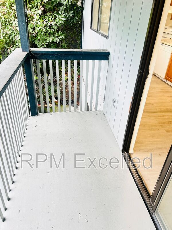 Building Photo - 16006 34th Ave S