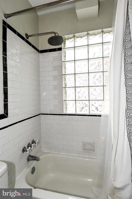 Building Photo - 2426 Observatory Pl NW