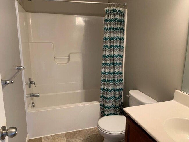 Building Photo - 346 Weatherstone Dr