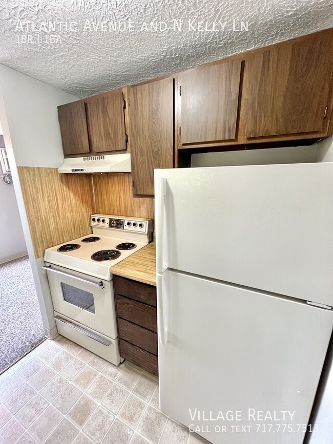 Building Photo - END UNIT! Affordable Red Lion 1-bed with o...