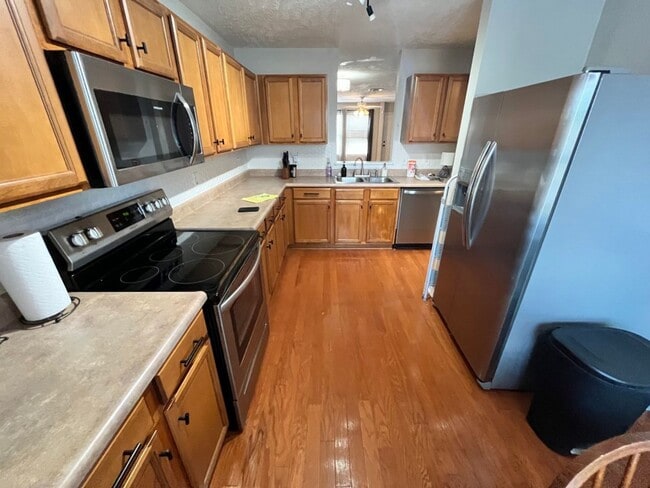 Building Photo - 5976 Monroe Crossing