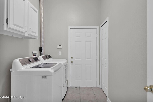 Building Photo - 7047 Deer Lodge Cir