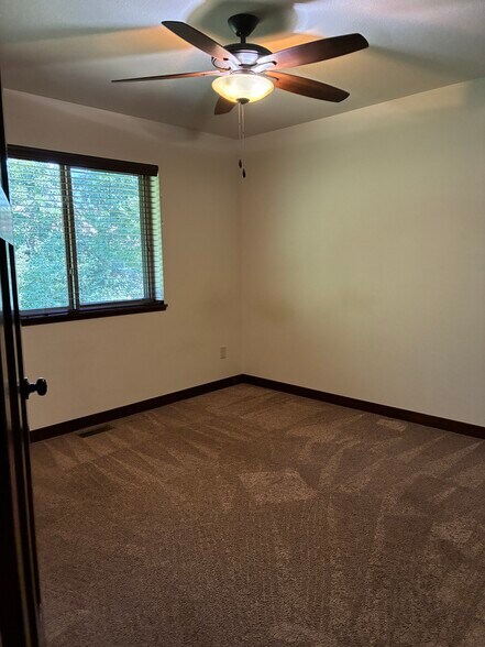 Building Photo - 2850 Swallowtail Ct