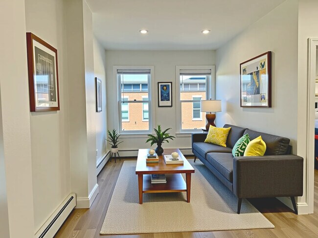 Building Photo - 8 Grove St