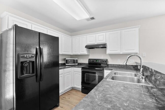 Building Photo - 1152 Stoney Falls Blvd