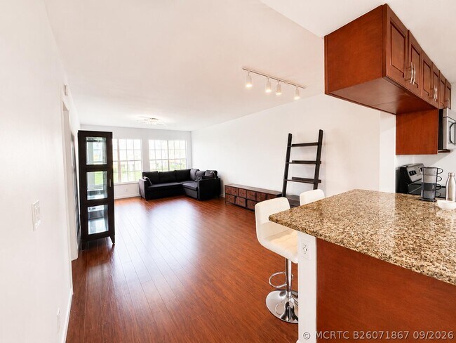 Building Photo - 6347 La Costa Dr