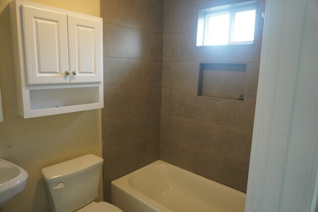 master bath - 706 Thompson Rd