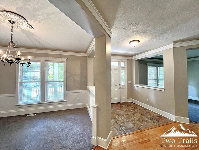Building Photo - GORGEOUS 4 BED/2.5 BATH IN BILTMORE PARK