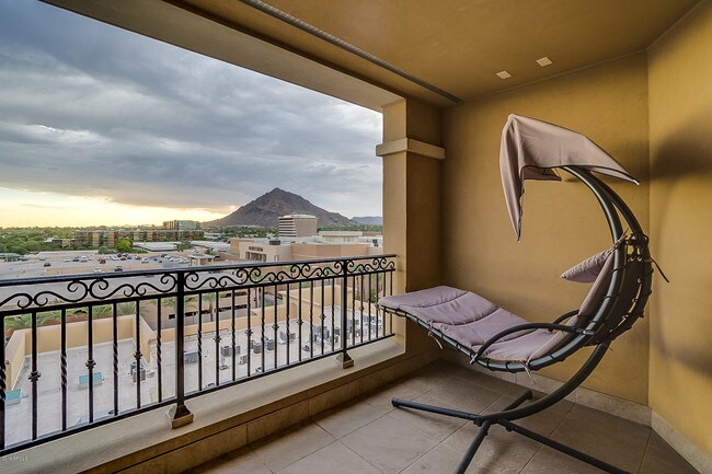 Building Photo - 7175 E Camelback Rd