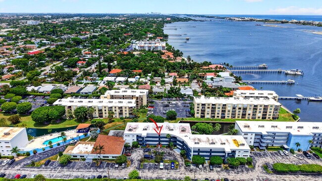 Building Photo - 200 Waterway Dr S