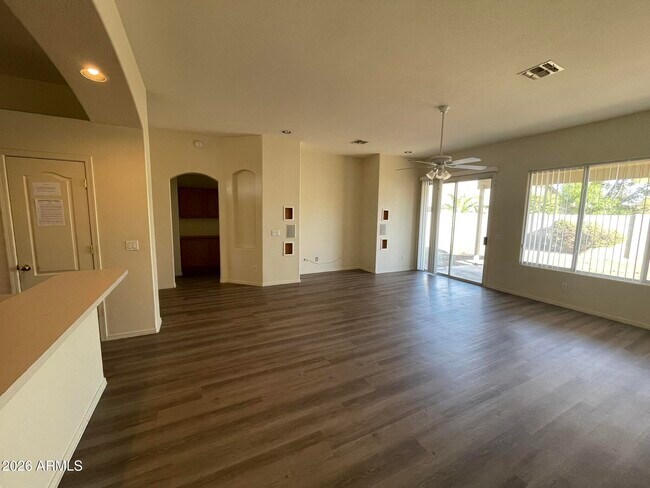 Building Photo - 3850 E Heather Ct