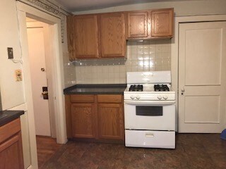 Building Photo - 136 Wrentham St