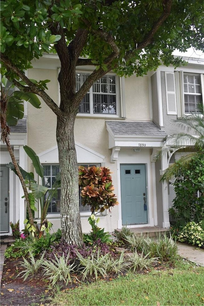 Building Photo - 7890 Dixie Beach Cir