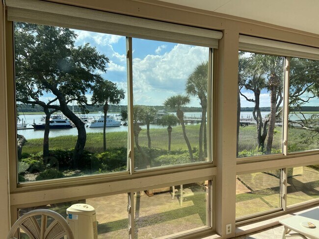 Building Photo - Furnished Waterfront Condo in Hilton Head Plantation - Mariners Pt
