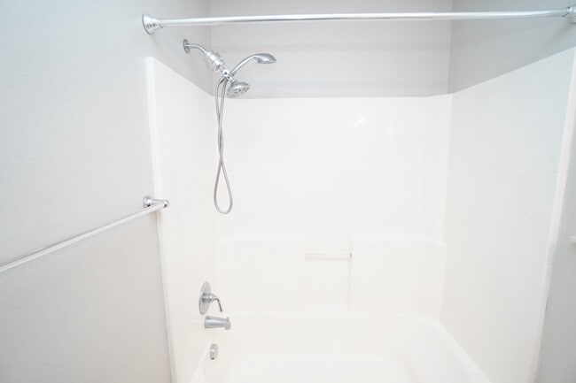 Building Photo - 1445 W Silver Salmon Dr