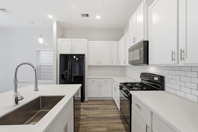 Building Photo - 9912 A Clark Rd