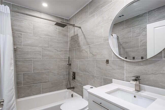 Building Photo - 208 Cape Harbour Loop