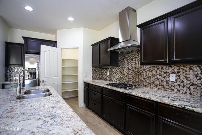 Building Photo - 1087 E Ibis St