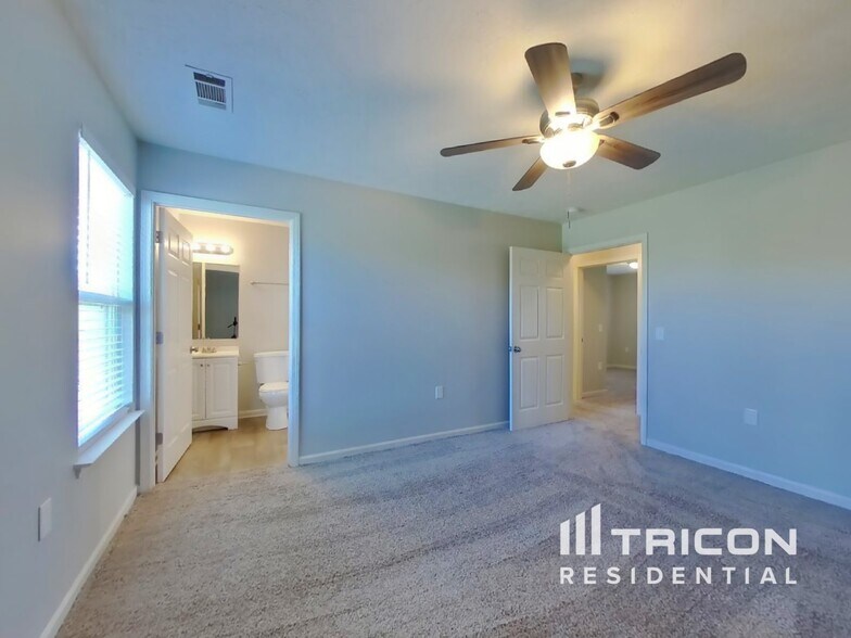 Building Photo - 1809 Daniel Ct